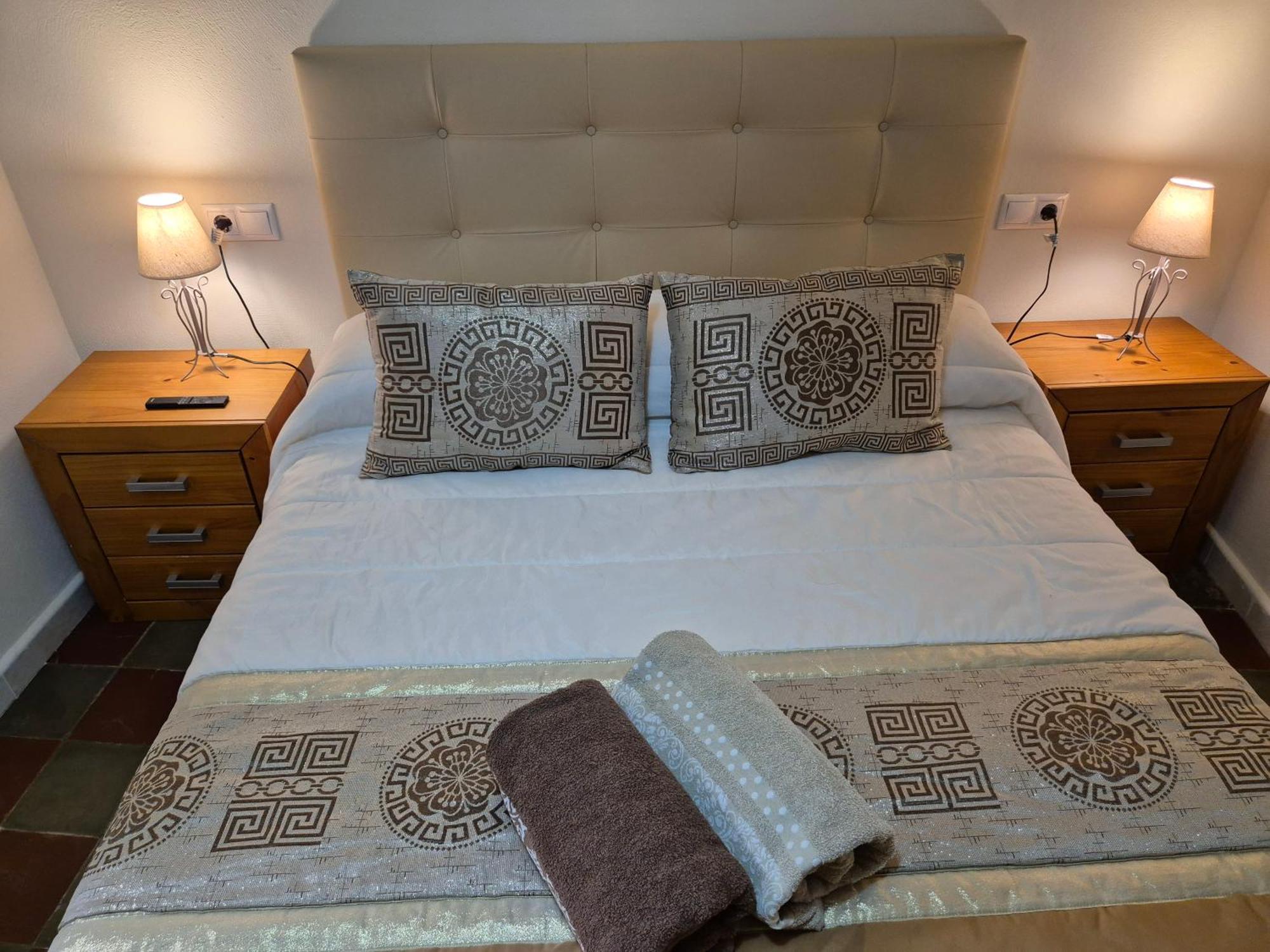 Grupo Garcia De Paredes Apartamentos Turisticos Trujillo Kültér fotó